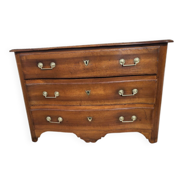 Walnut chest of drawers
