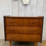 Finned chest of drawers