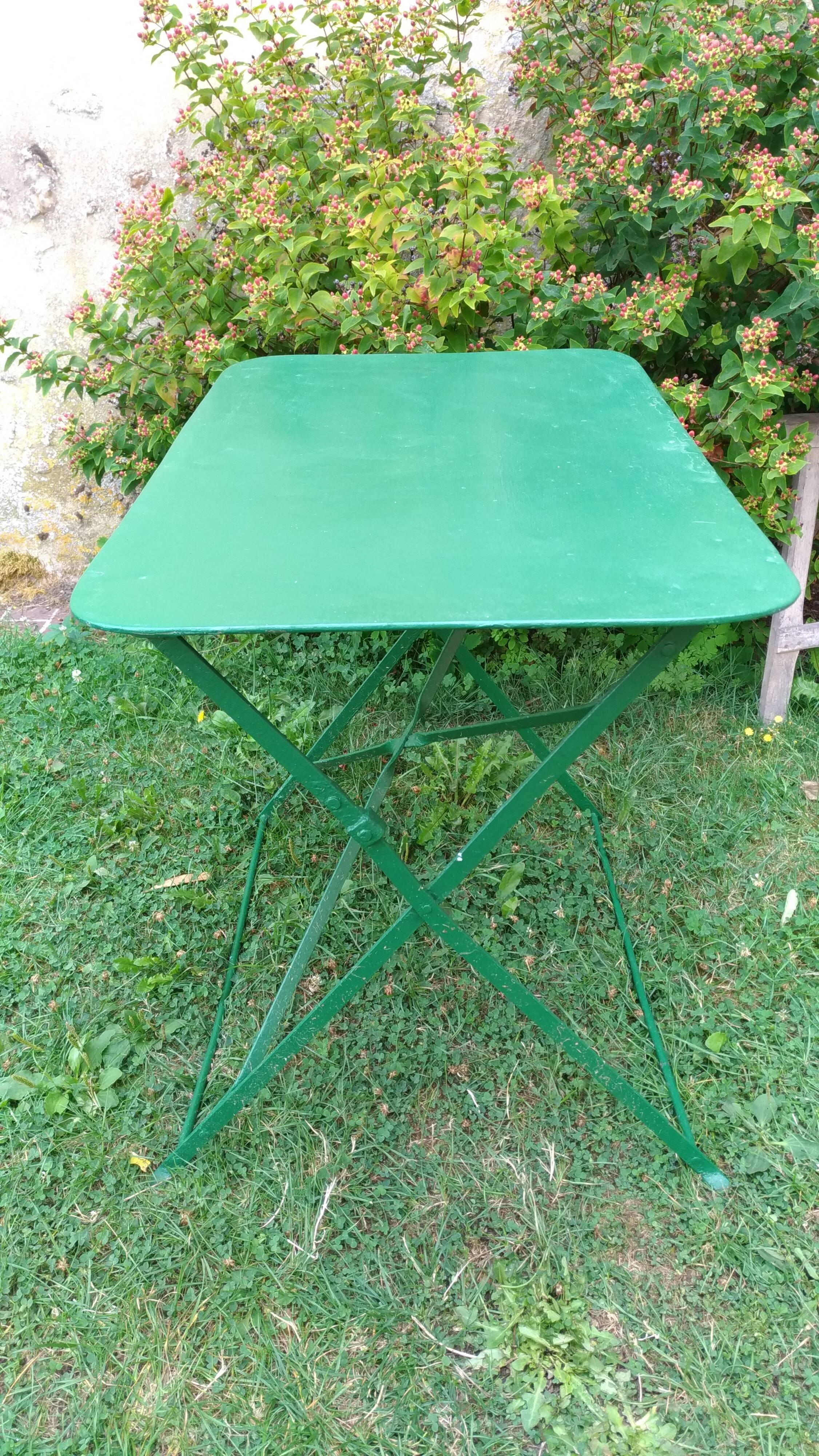 Folding rectangular garden table iron