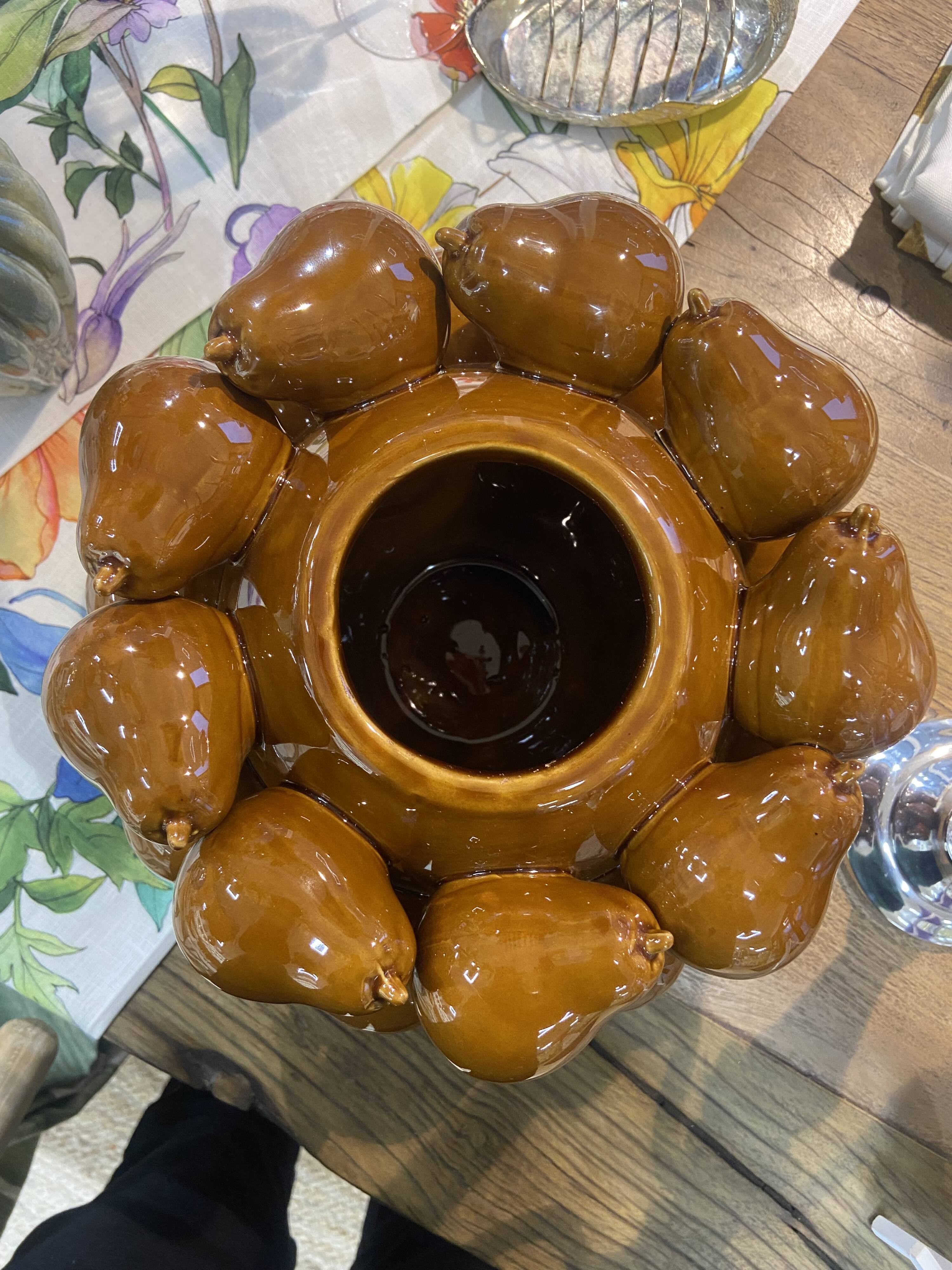 Vase of pear farandole