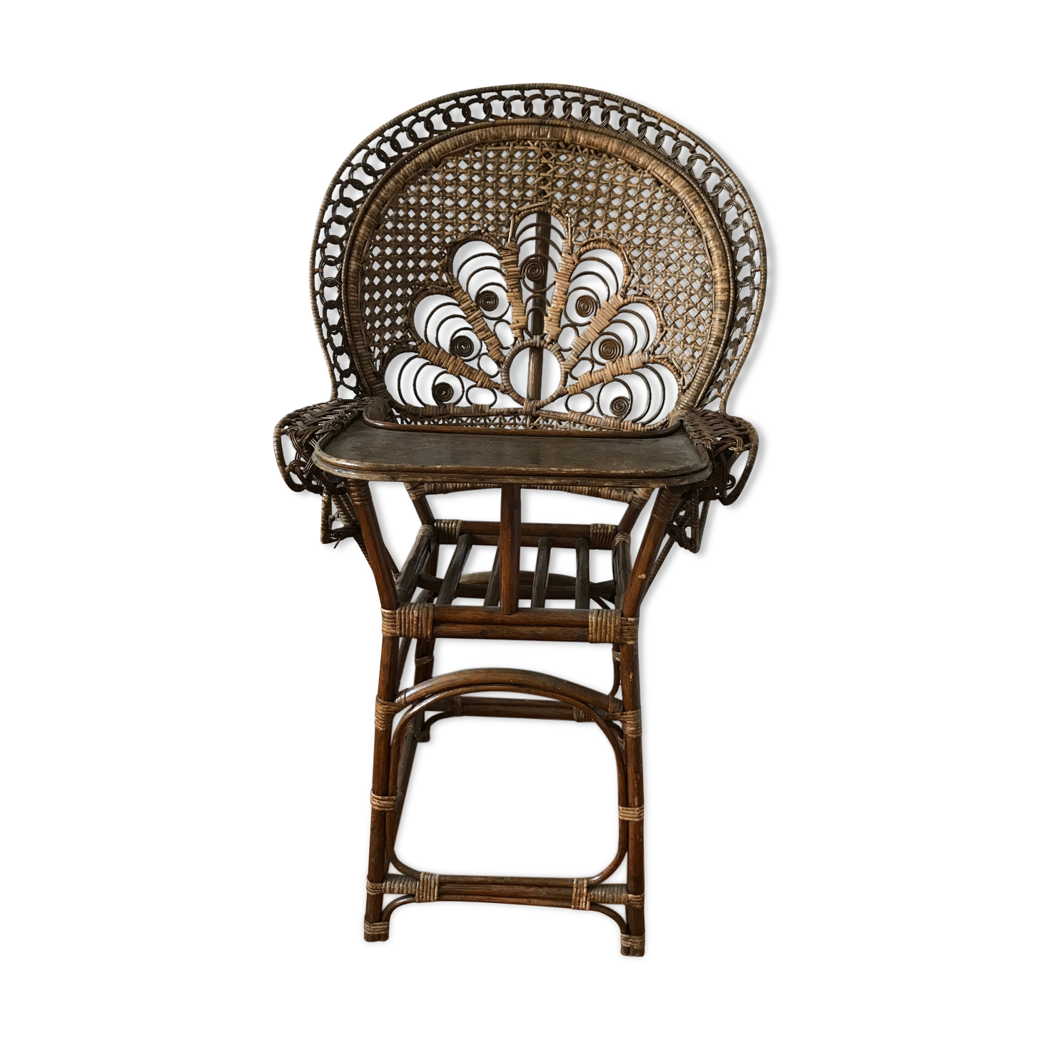 Emmanuelle chair for children