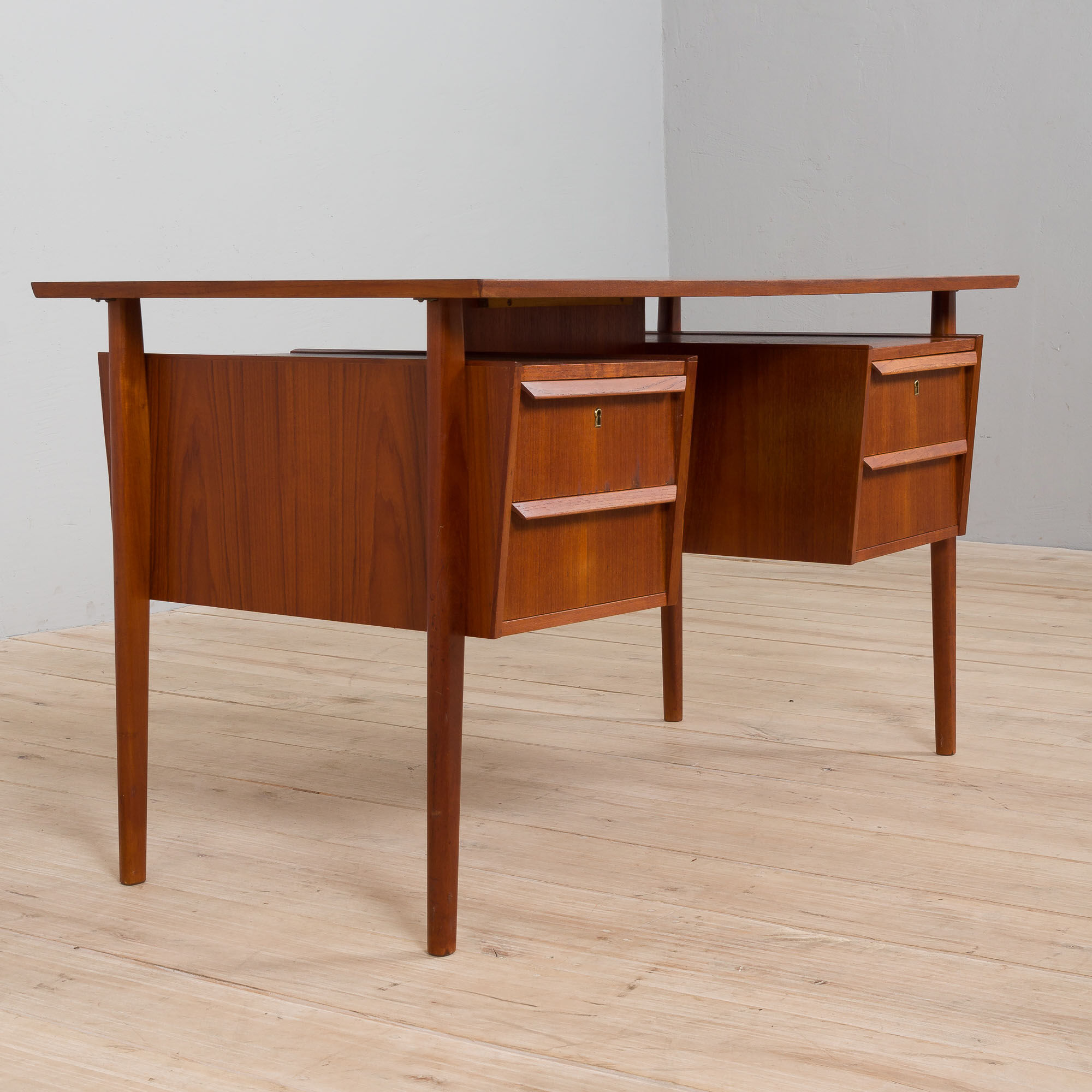 Danish mid century modern teak desk in teak with 4 drawers, 1960s