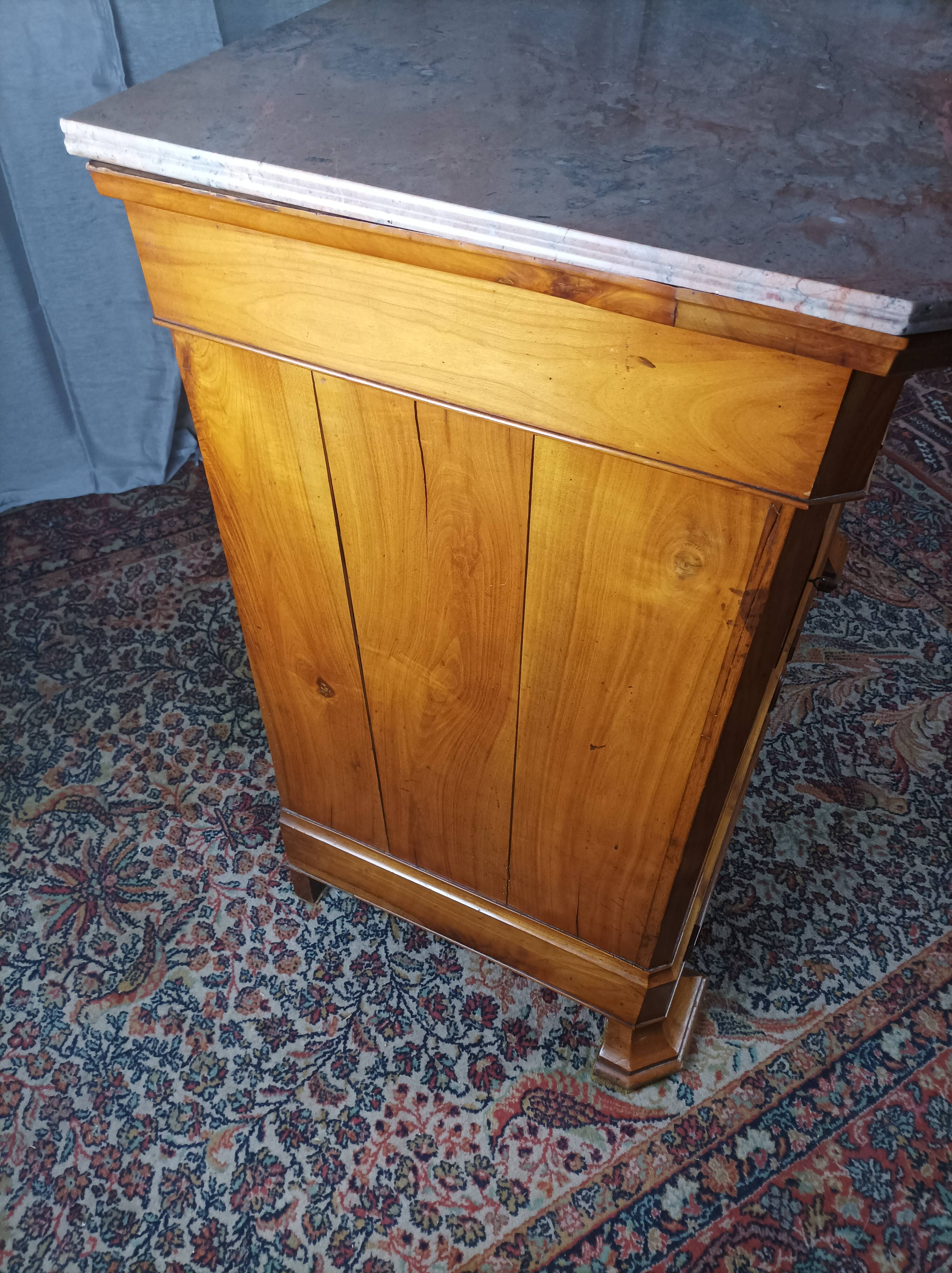 Louis Philippe chest of drawers in cherry wood