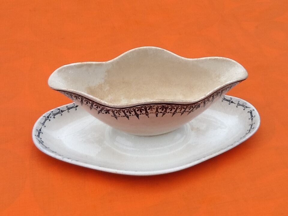 Saucière Faïence Saint-Amand Model Primax N° 4017