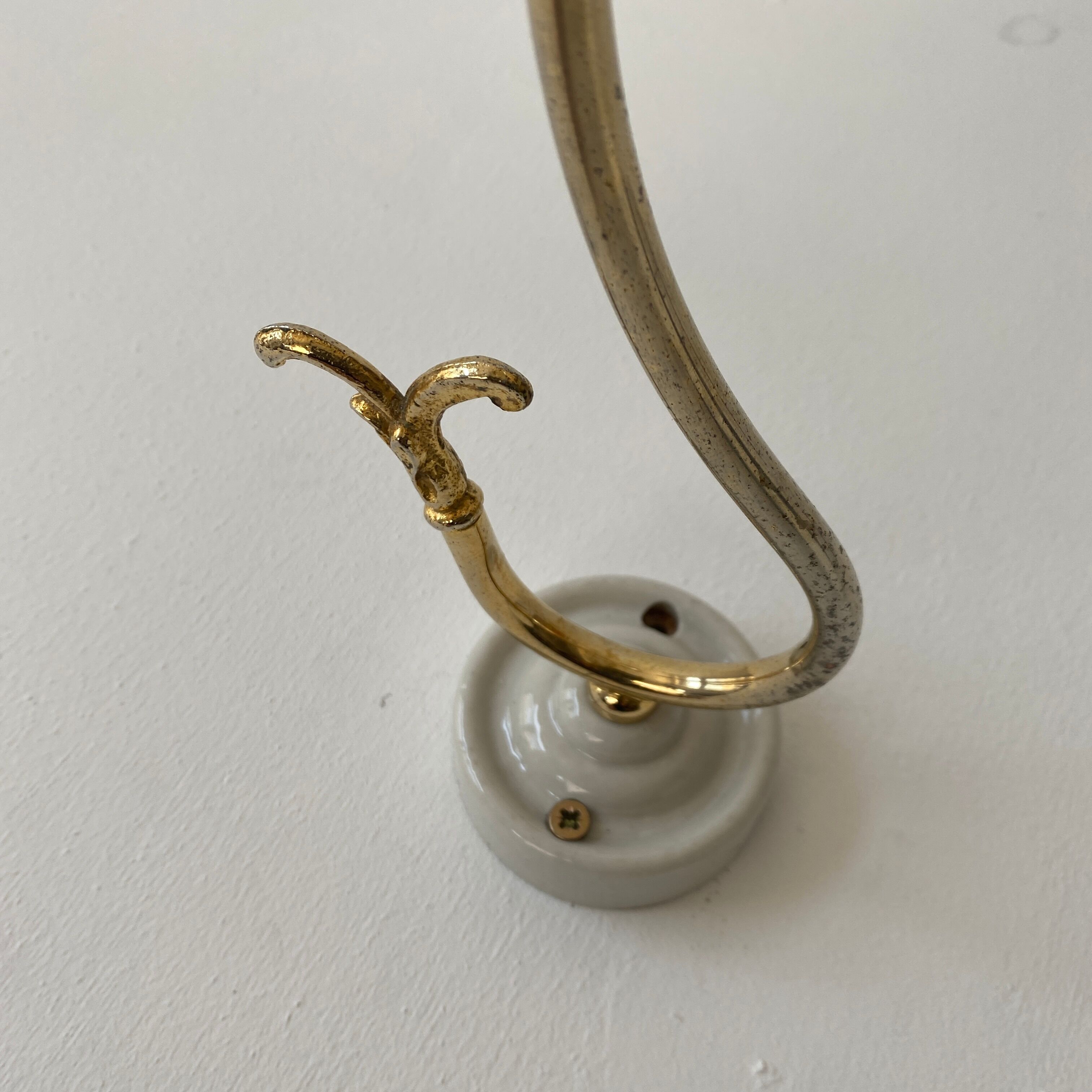 LOT 2 OLD OPALINEVINTAGE WALL LAMPS