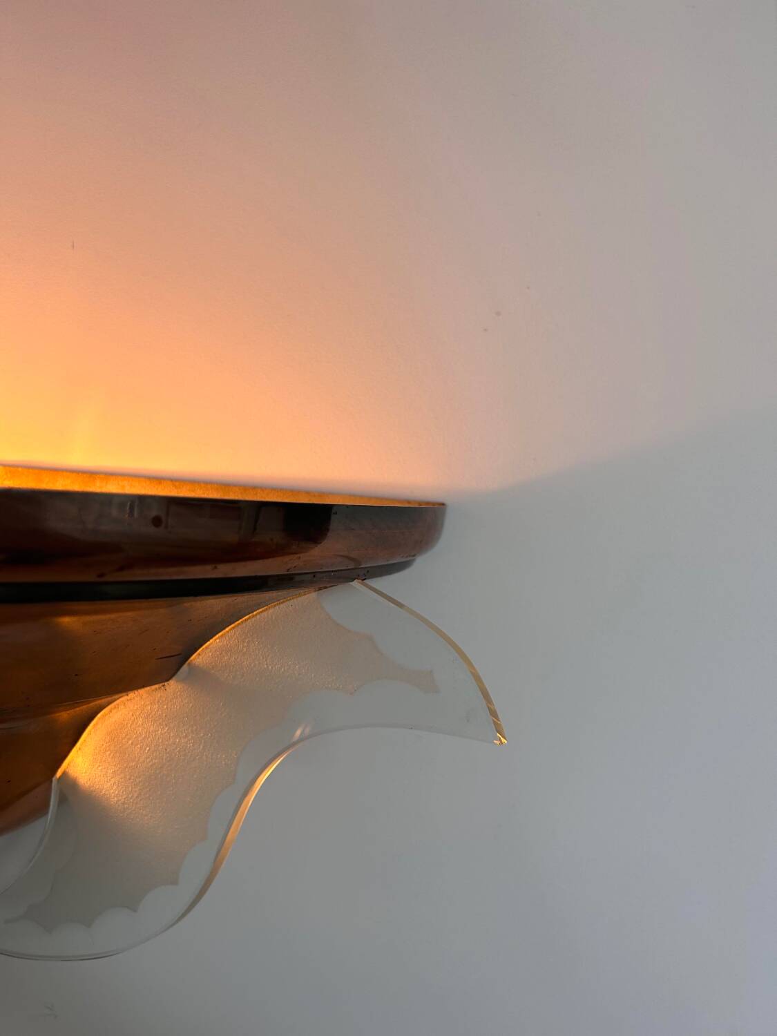 Art deco corner wall light, copper and glass, France 1930