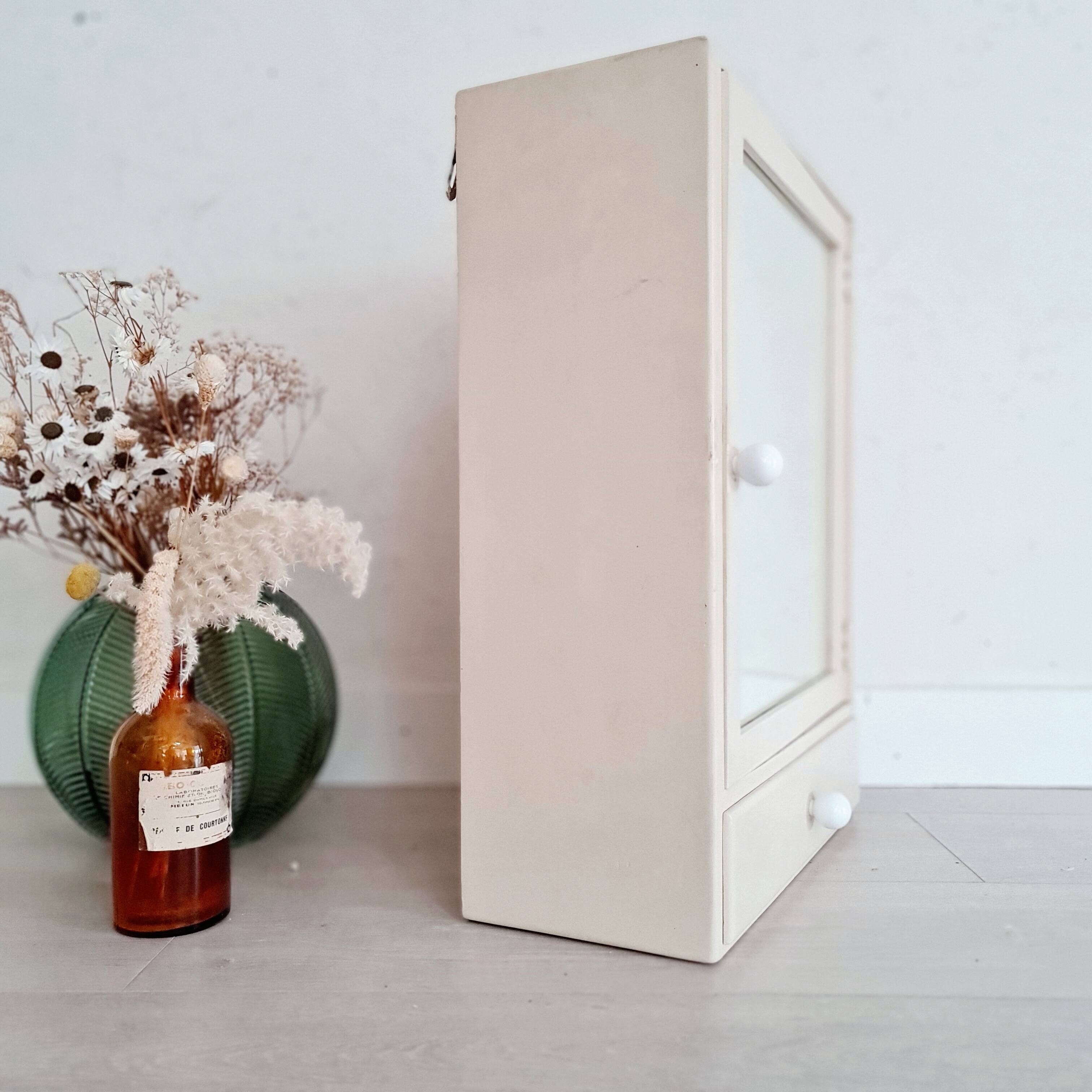 Medicine cabinet from the 1950s