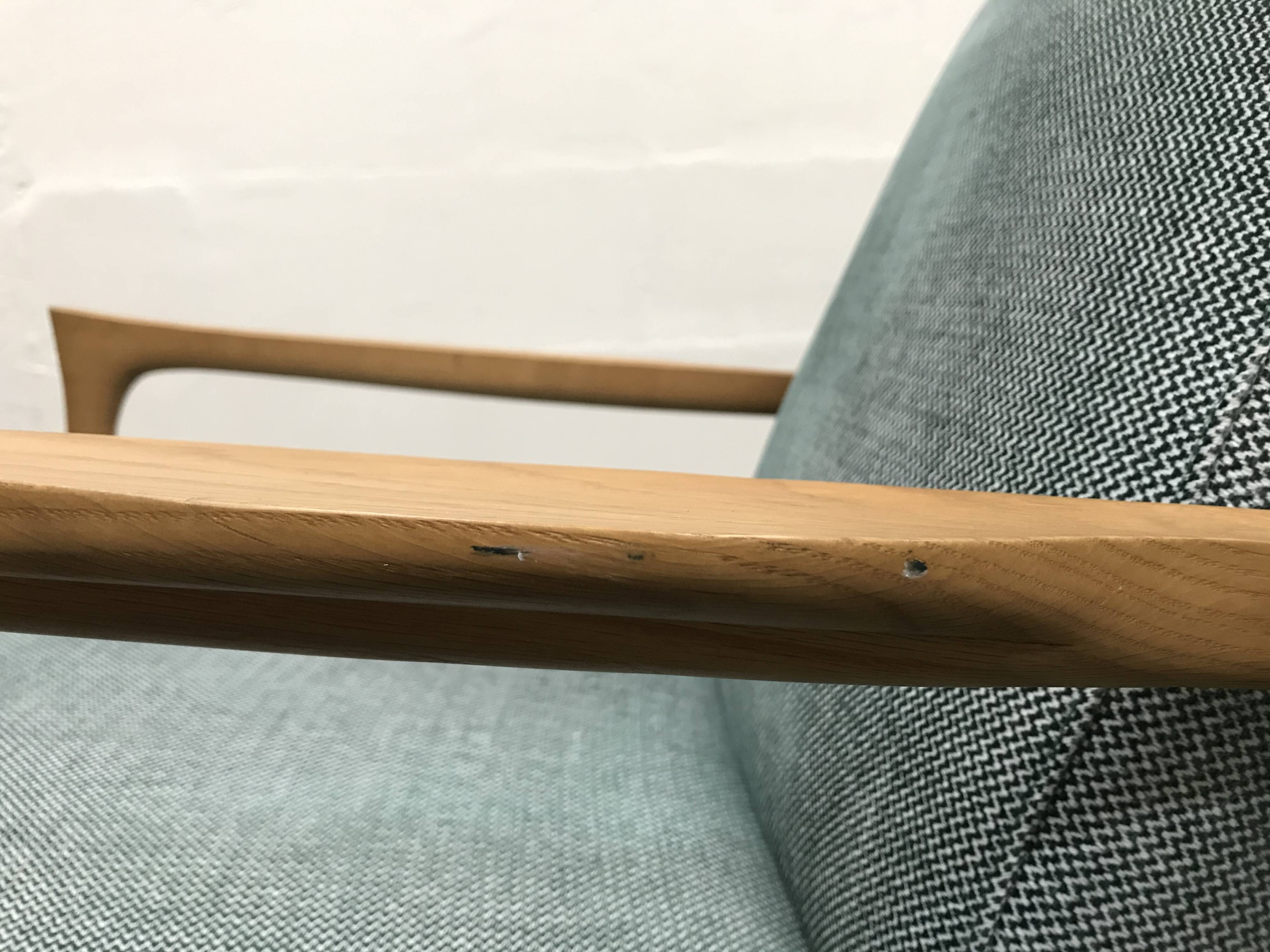 Floating zag celadon Red Edition chair