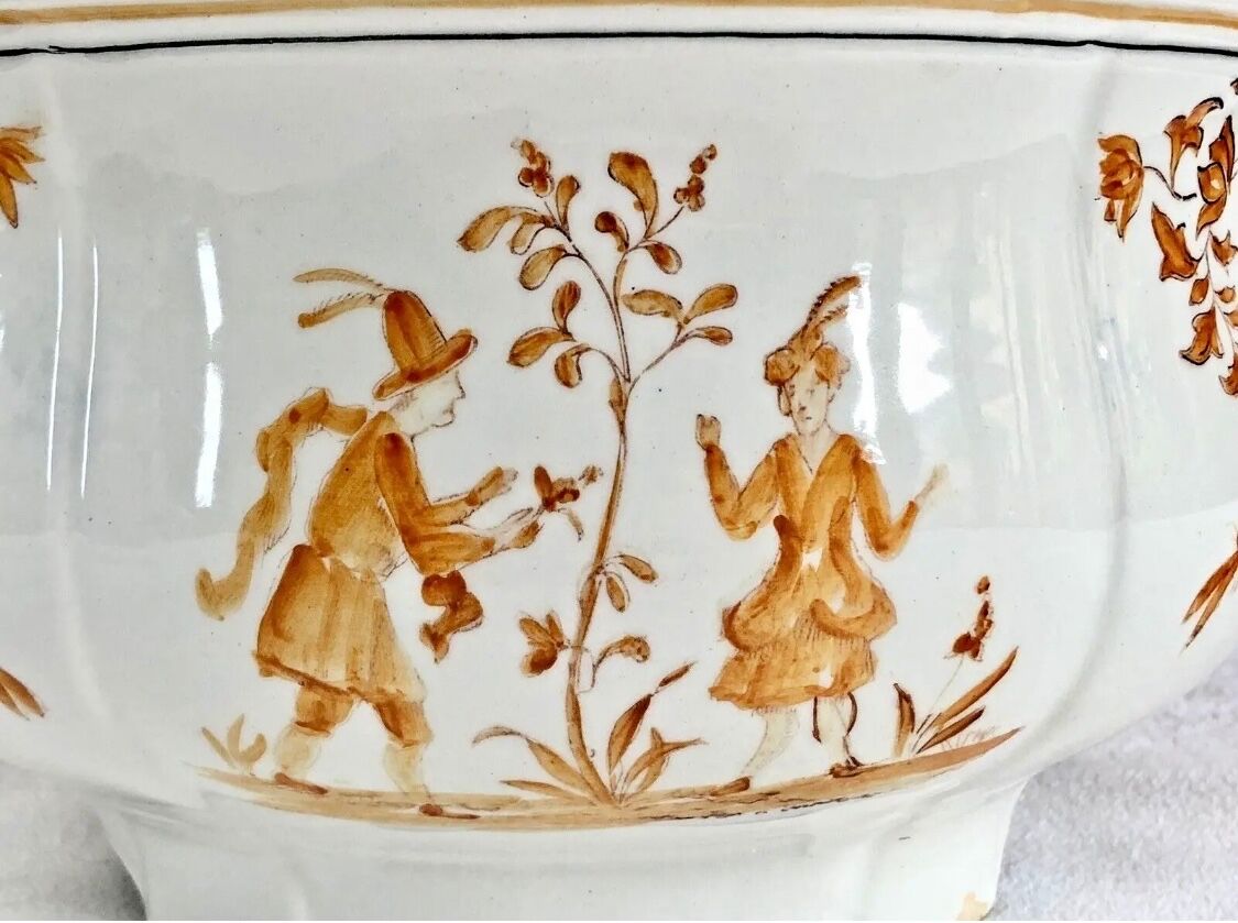 Ancienne soupière légumier Longchamp décor Moustiers  Olérys
