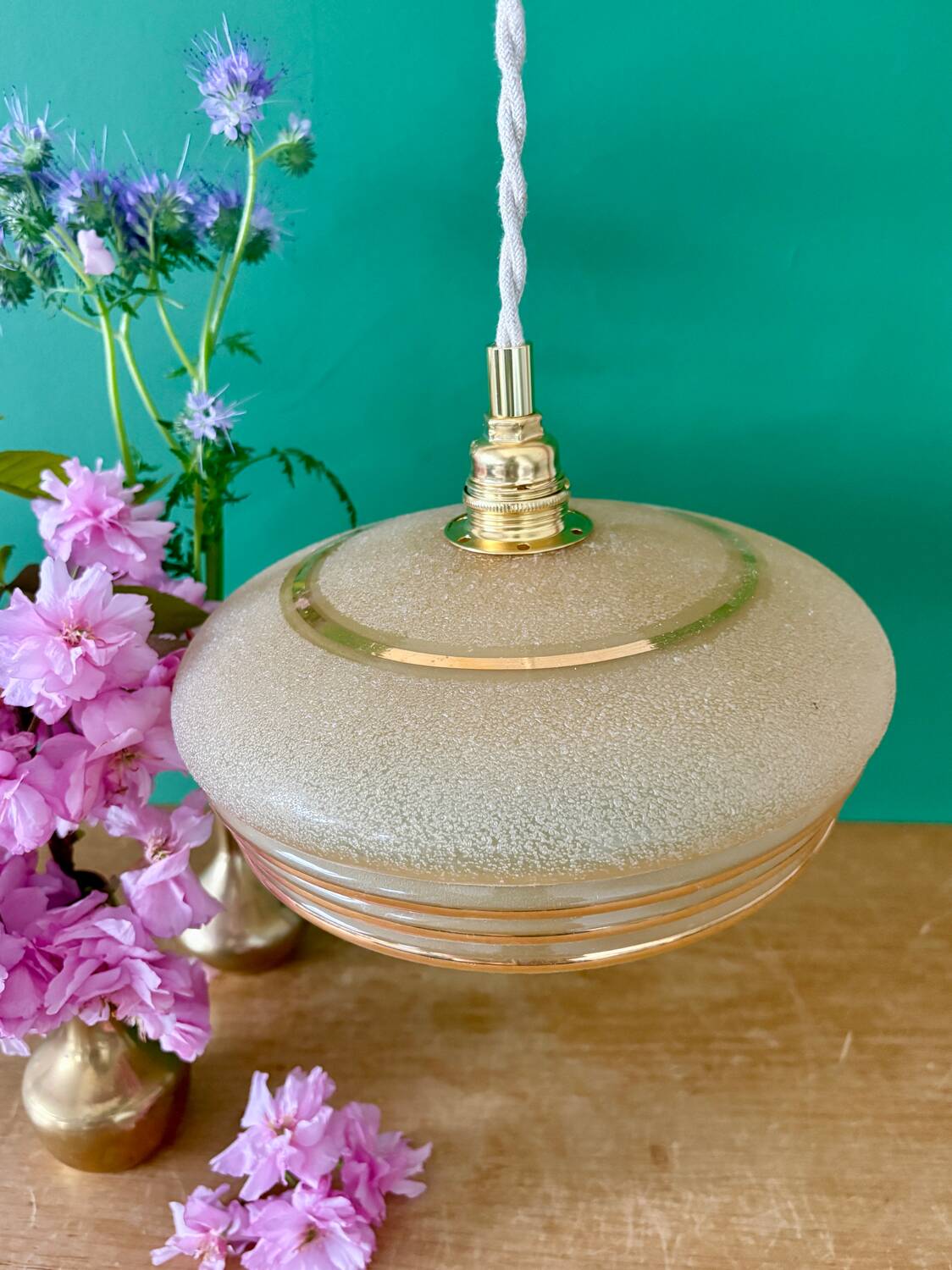 Suspension vintage lampshade in frosted yellow and gold glass