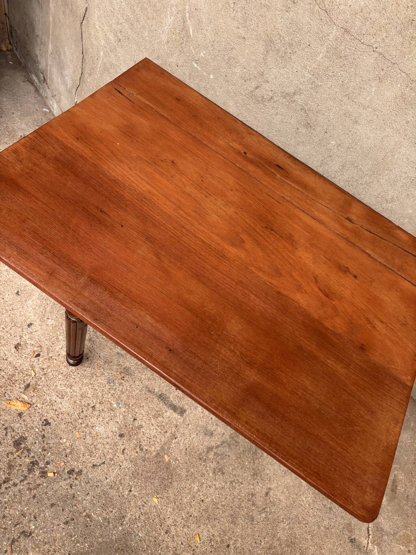 Extensible Napoleon III gateleg table