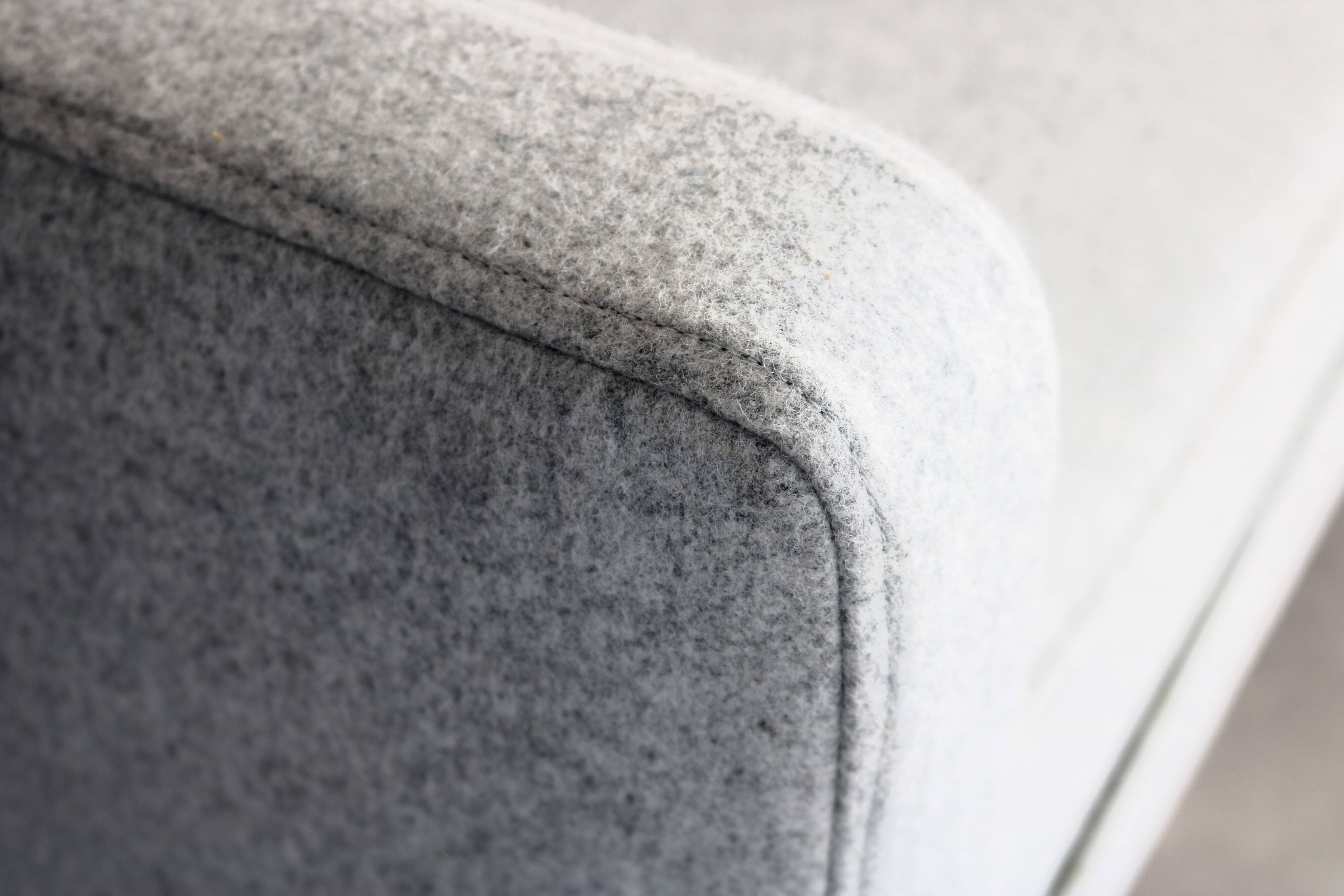 Rare sofa by Edward Wormley model "New York"