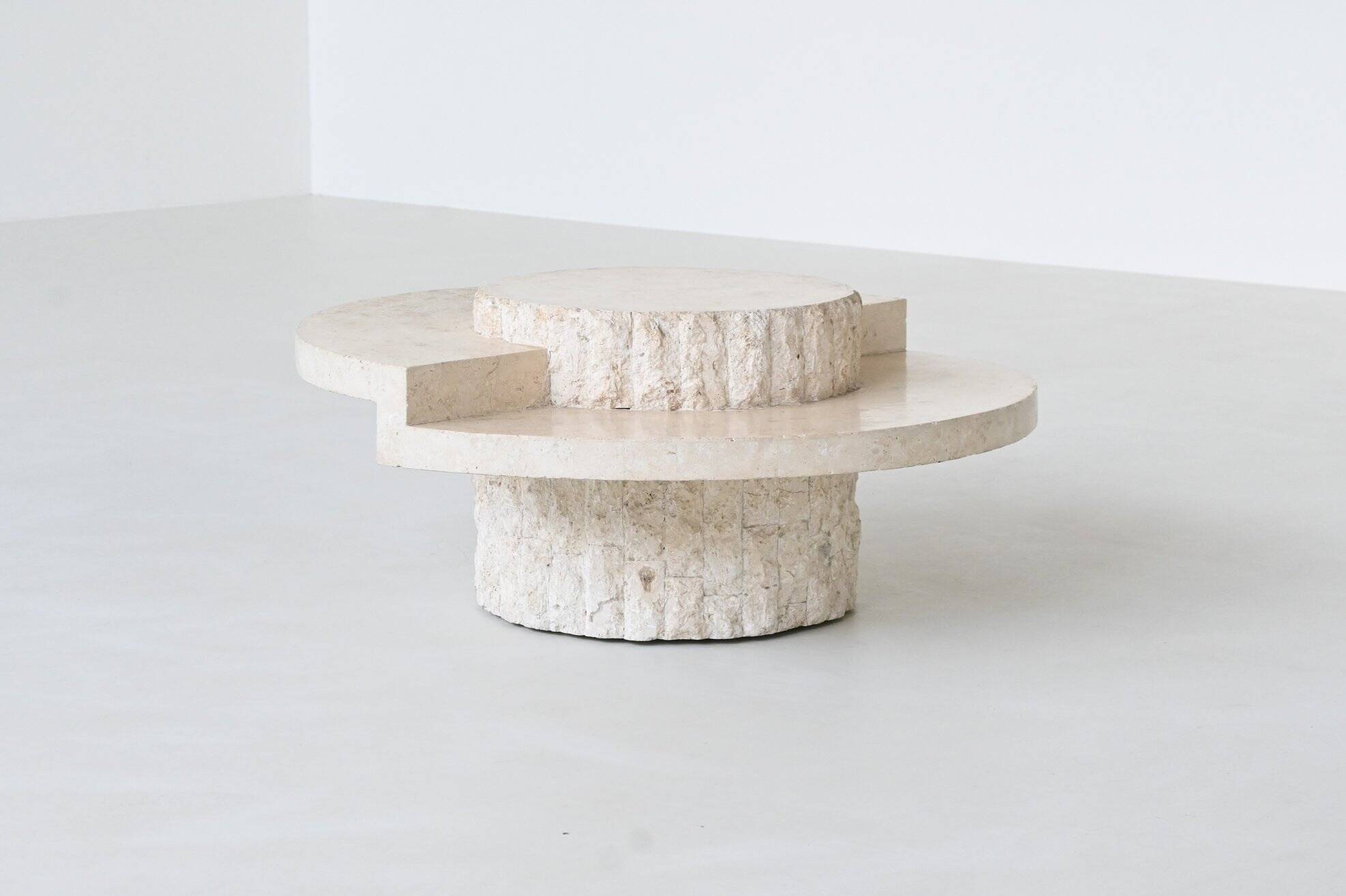 Table basse sculpturale en pierre de Mactan de Magnussen Ponte, Belgique 1970