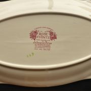 2 Oval ceramic dishes decorated with roses by Johnson Bros model Rose chintz