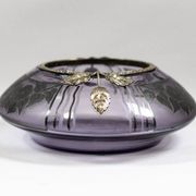 Art Deco vase in mauve glass D'Argyl with a pewter mount.