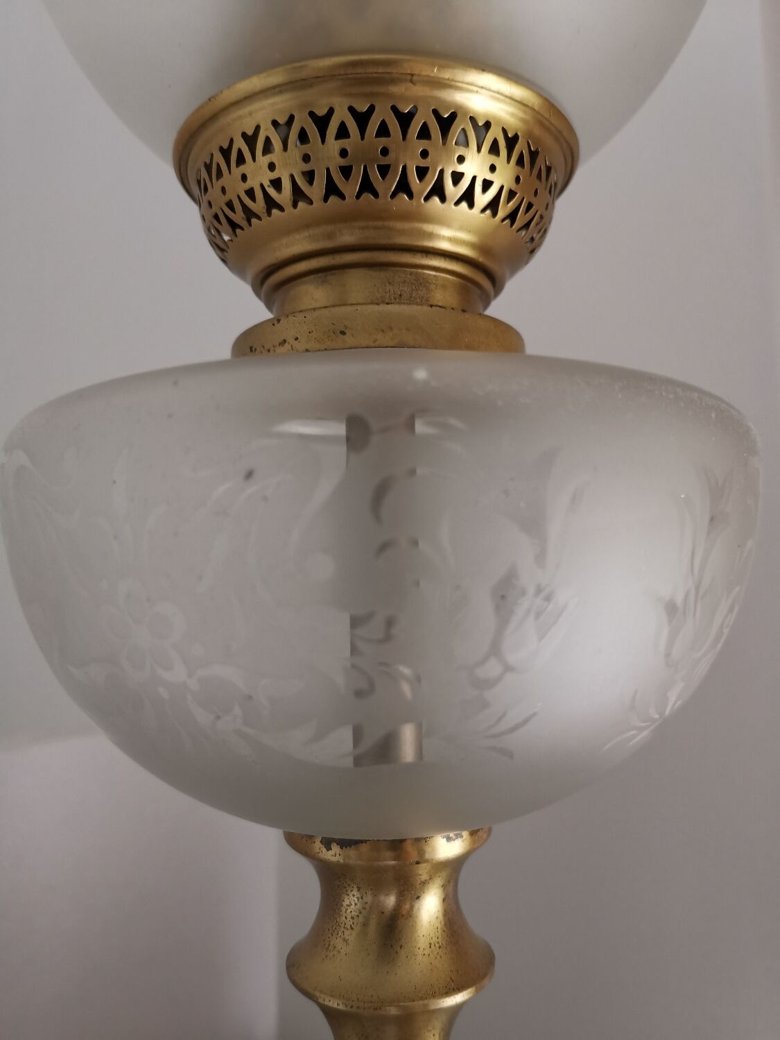 Electrified kerosene lamp