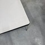 Set of table and 4 chairs in gray-white formica
