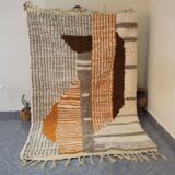 Ecru Moroccan rug with geometric patterns 250cm x 150cm