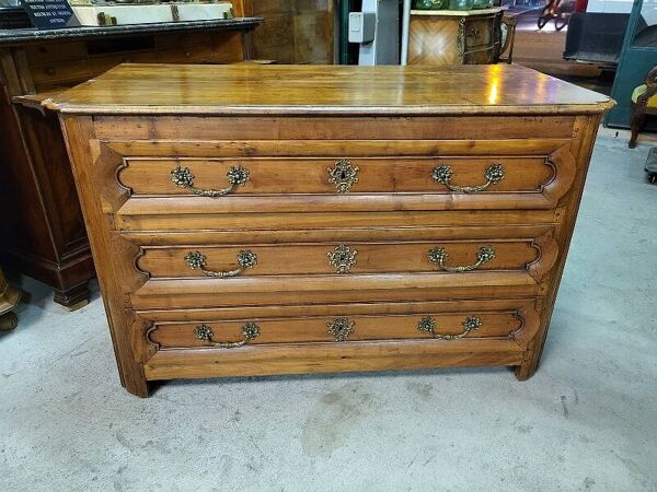 Commode 3 tiroirs en merisier du xvii ème siecle
