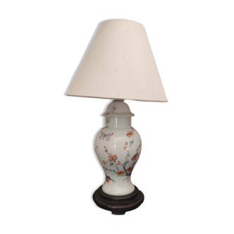 Porcelain base table lamp with Japanese decor
