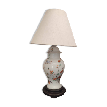 Porcelain base table lamp with Japanese decor