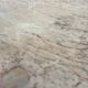 Table octogonale plateau marbre et pied en bois