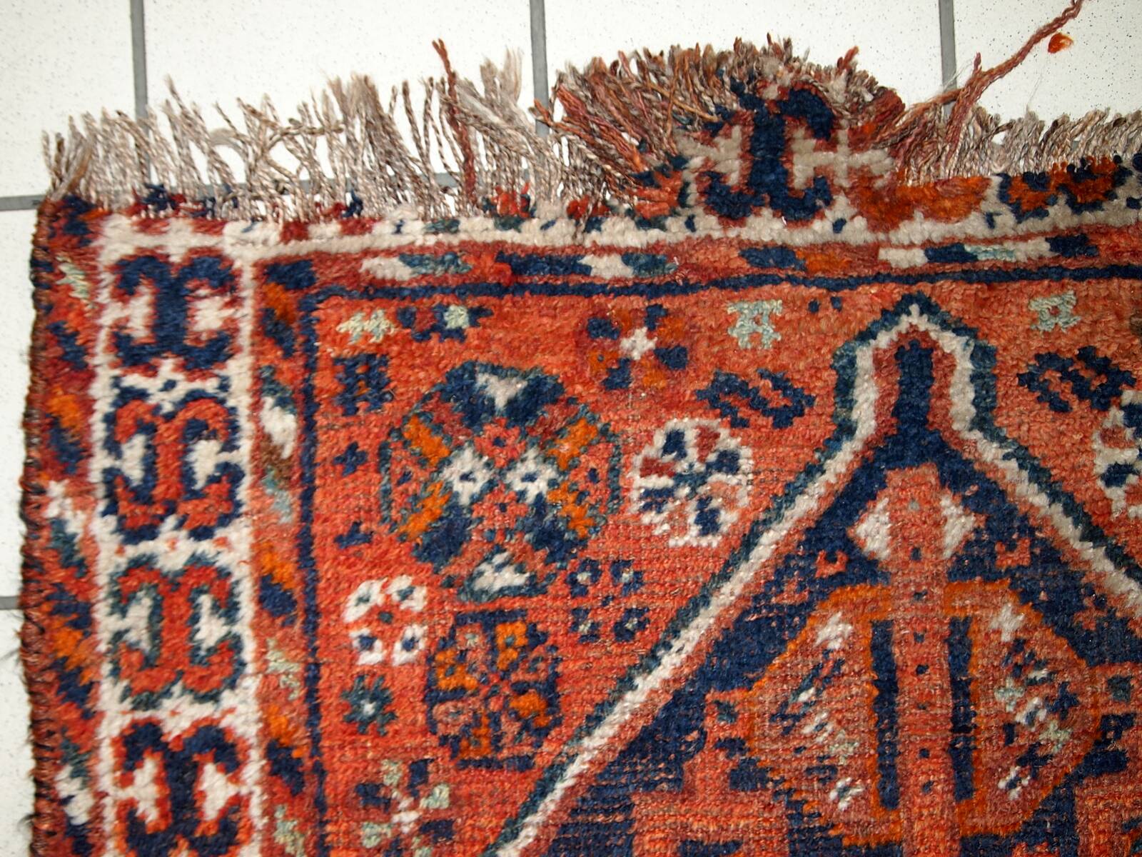 Tapis Antique Shiraz en Laine, Début du XXe Siècle, Élégance Historique
