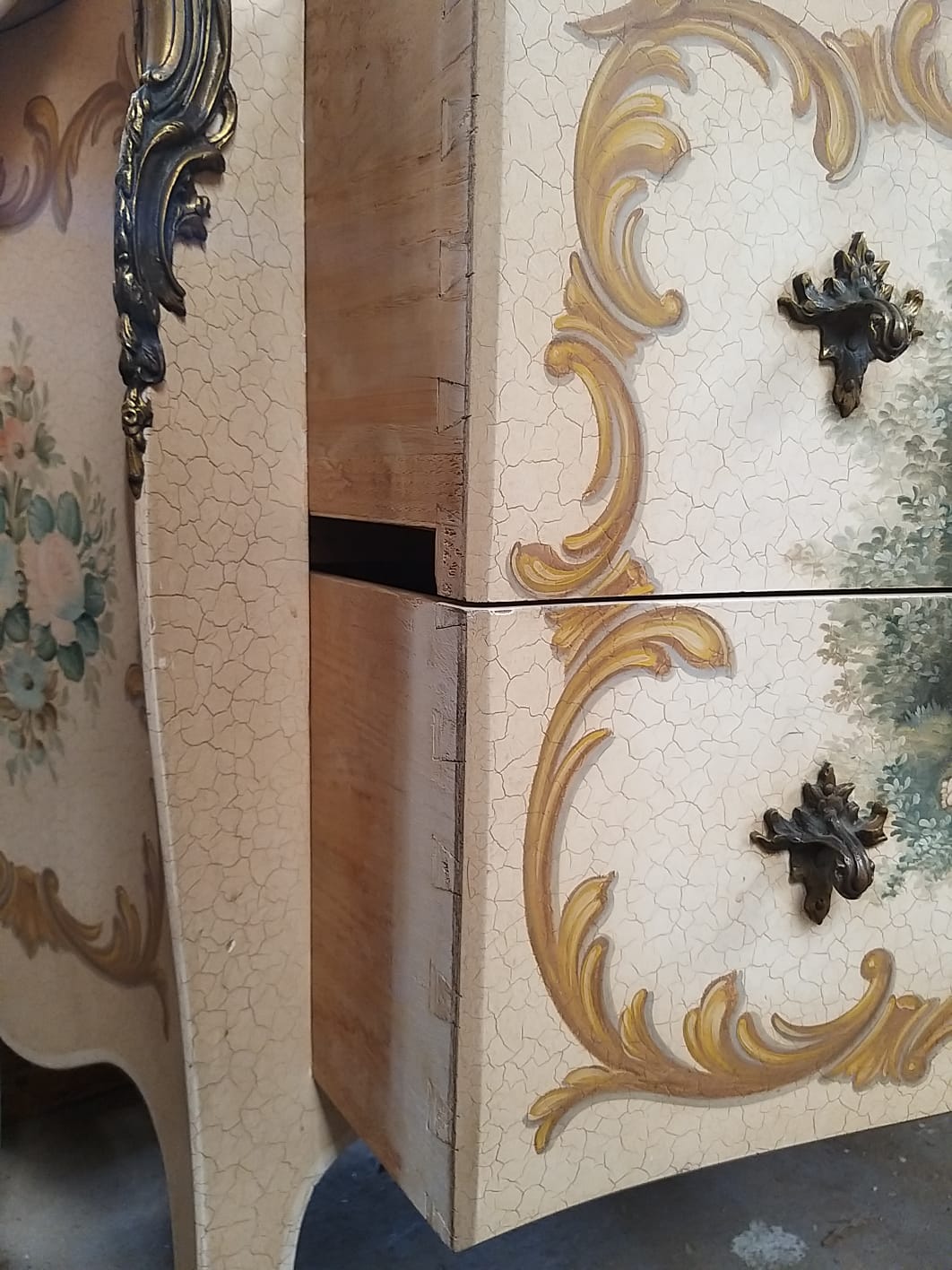 Curved Venetian Rococo style dresser