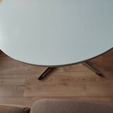 Arne Jacobsen table