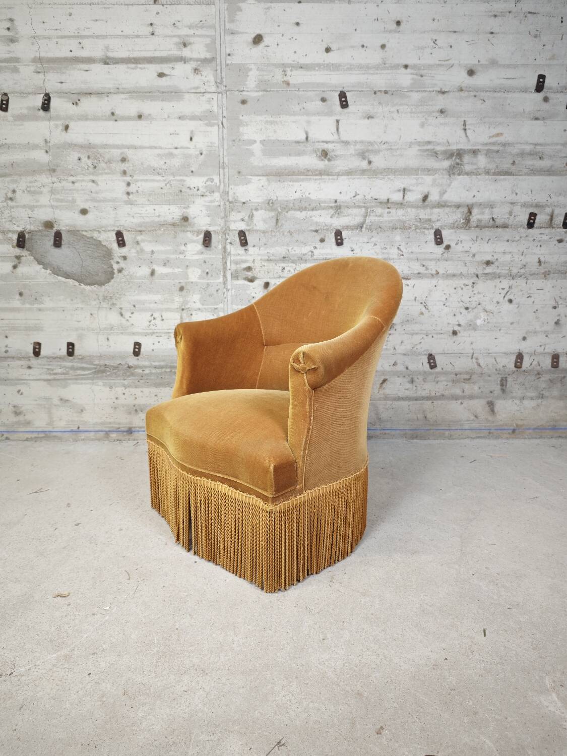 Vintage toad armchair
