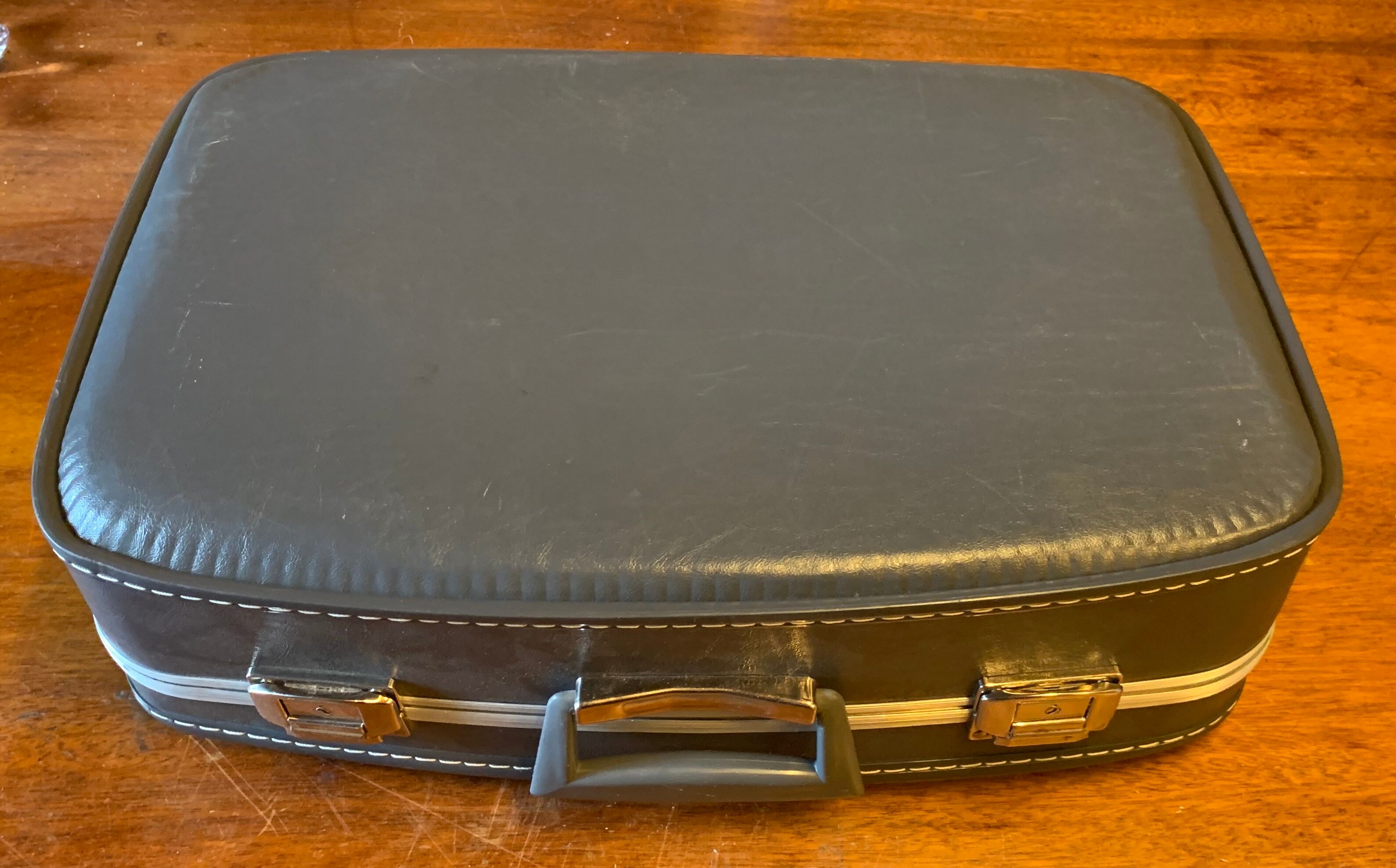 Gray suitcase called "stewardess" vintage seventies