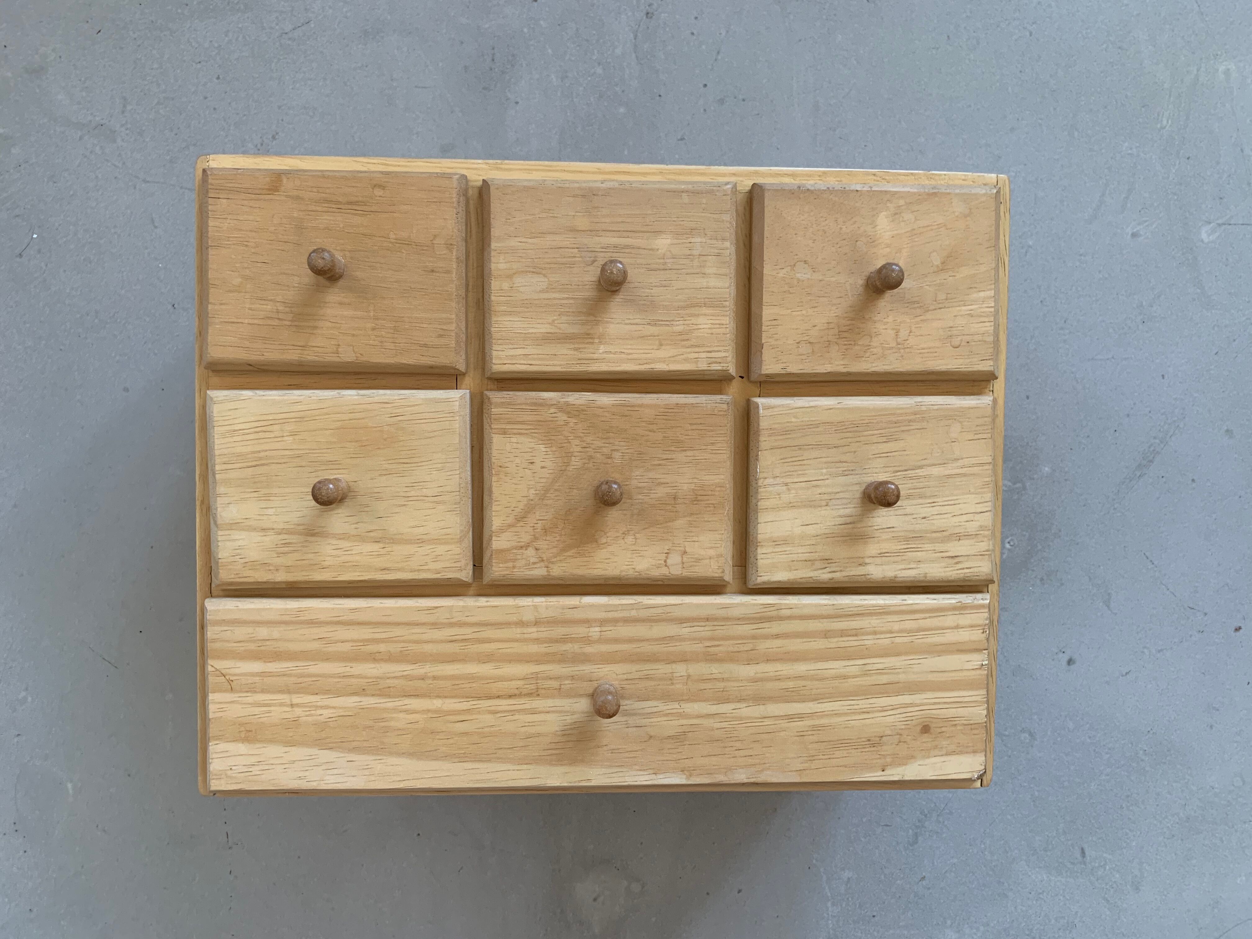 Vintage drawer cabinet