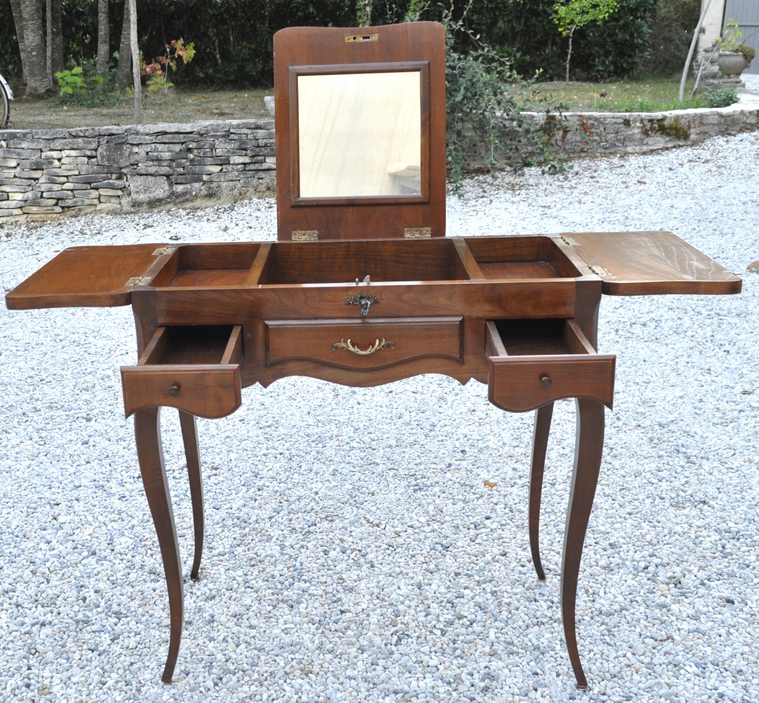 Folding dressing table with drawers