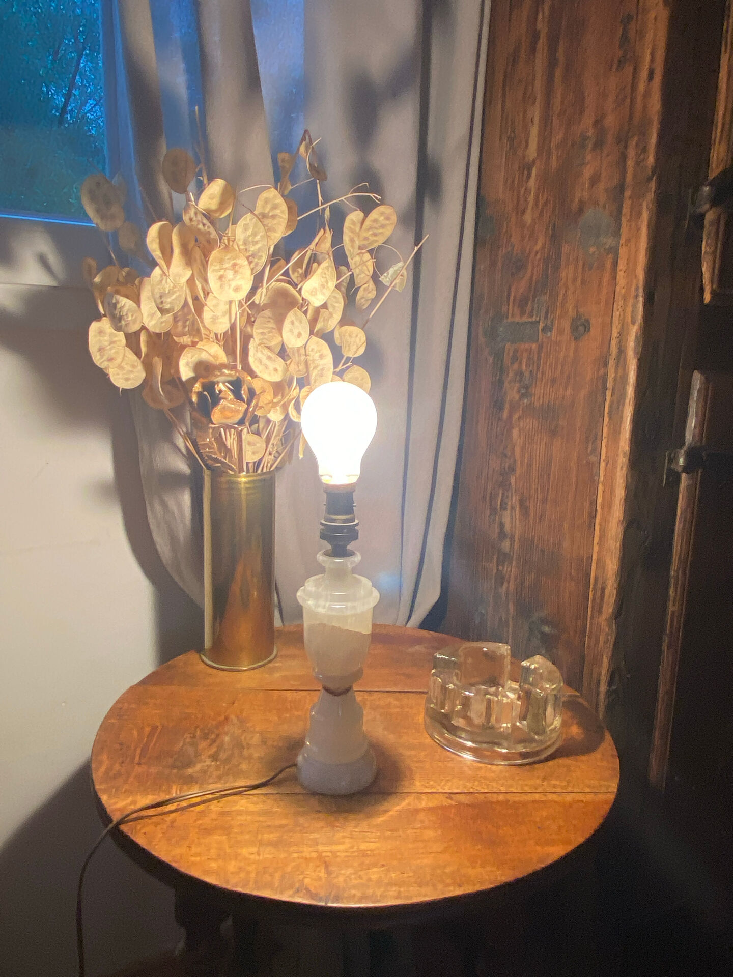 Onyx lamp base