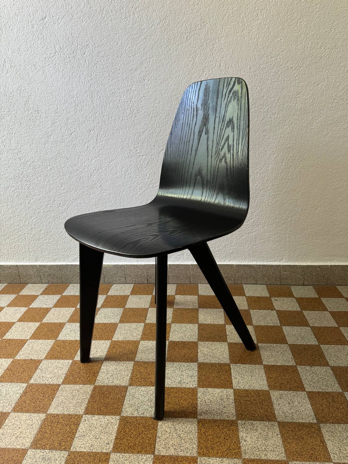 90s designer chairs in lacquered curved wood (X2)