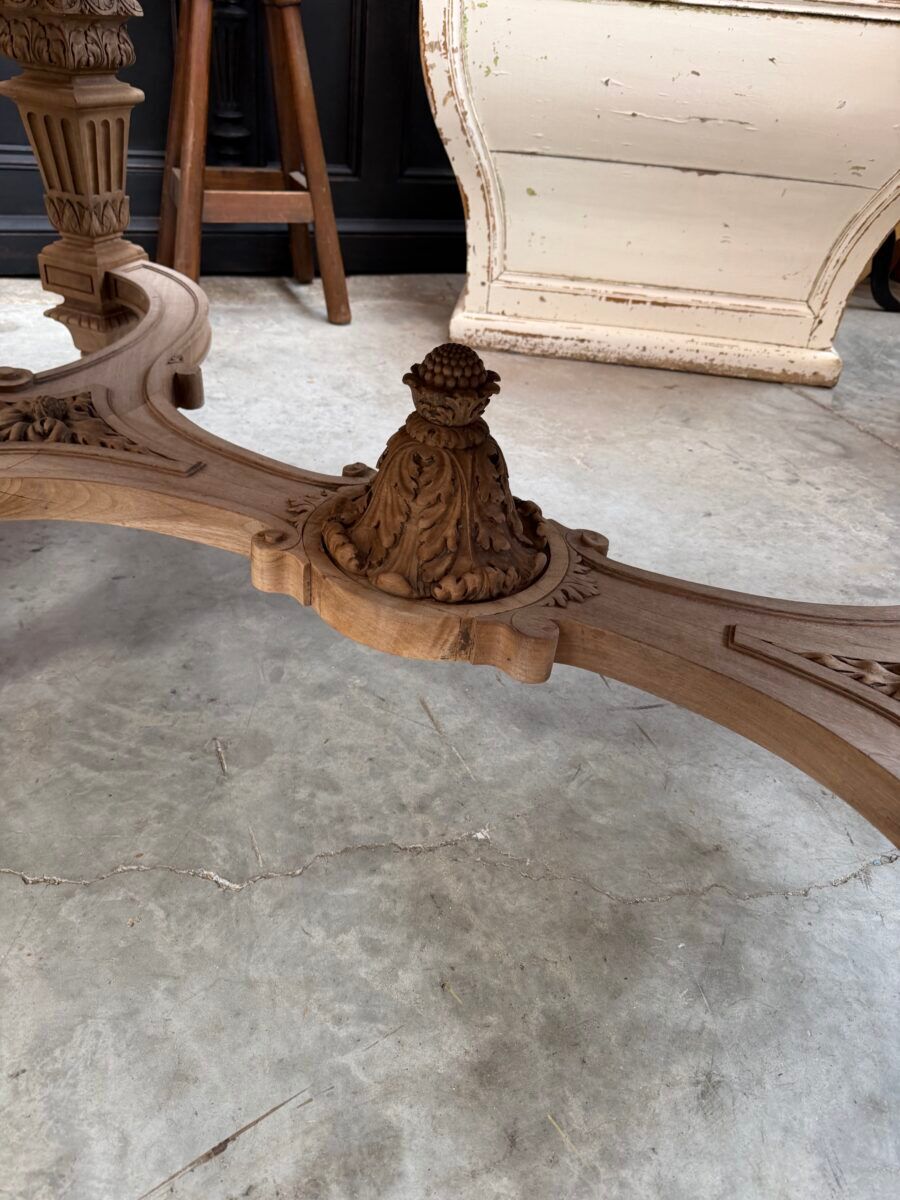 Atypical table from the late 19th century.