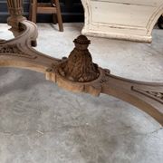 Table atypique fin XIXème