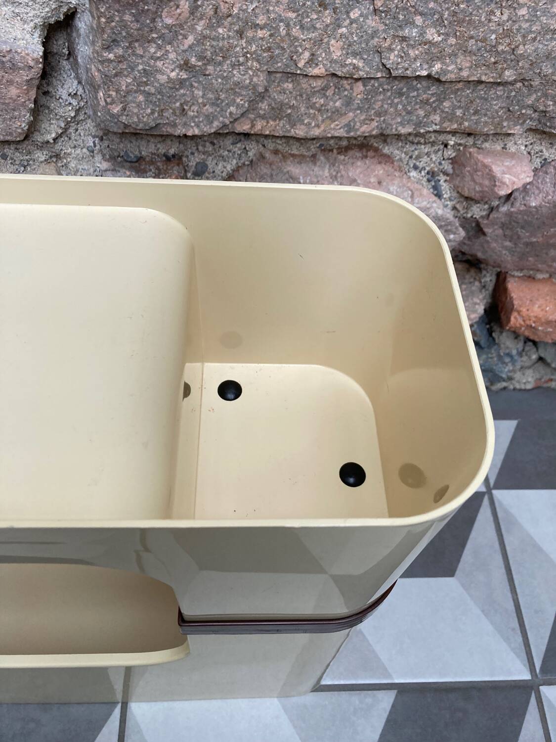 side table / mini bar