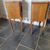 Paire de tables de chevet style Louis XV en chêne