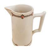 Pichet rétro en porcelaine