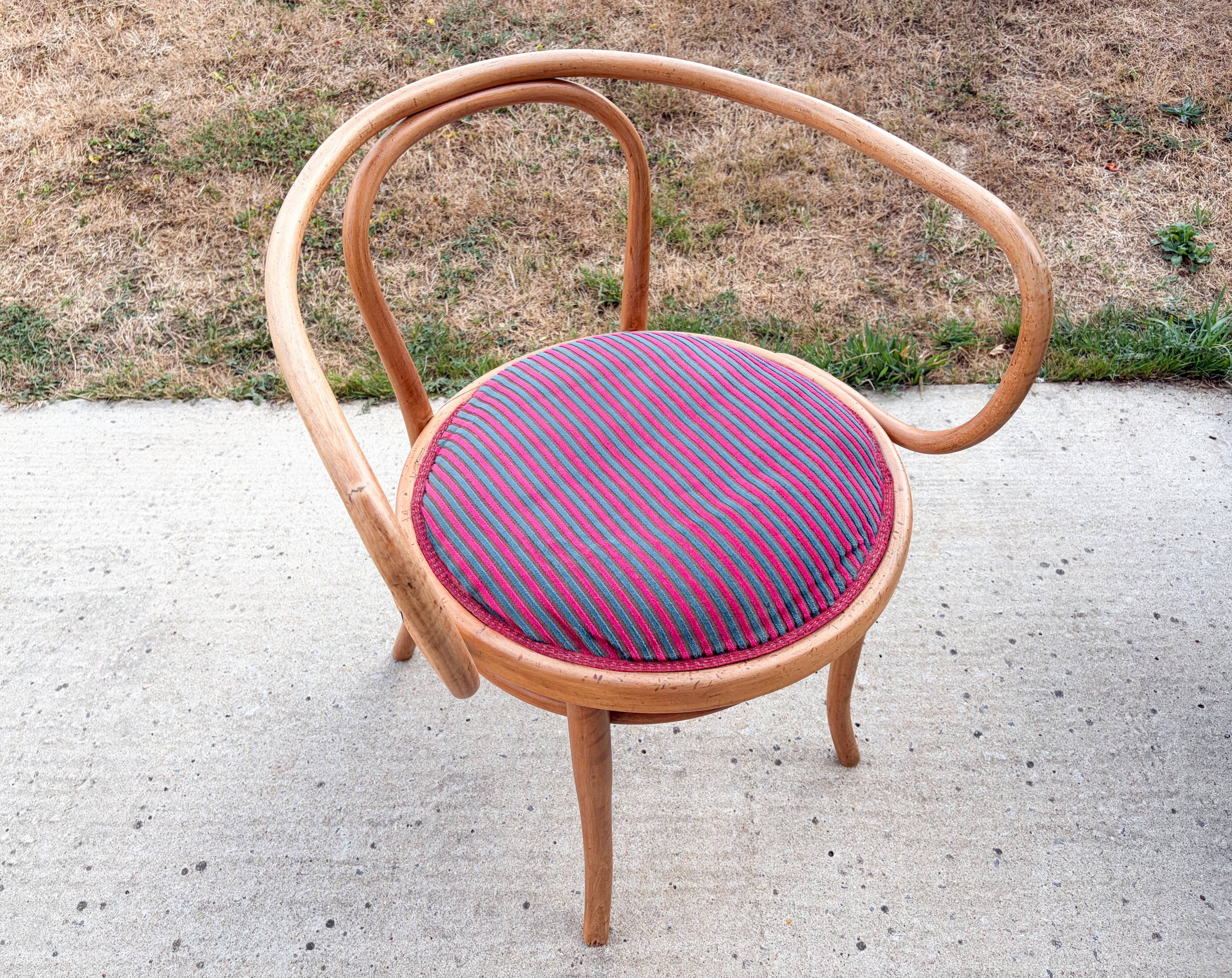 Fauteuil en bois courbé , 209 de Thonet , dit Le Corbusier , 1900'