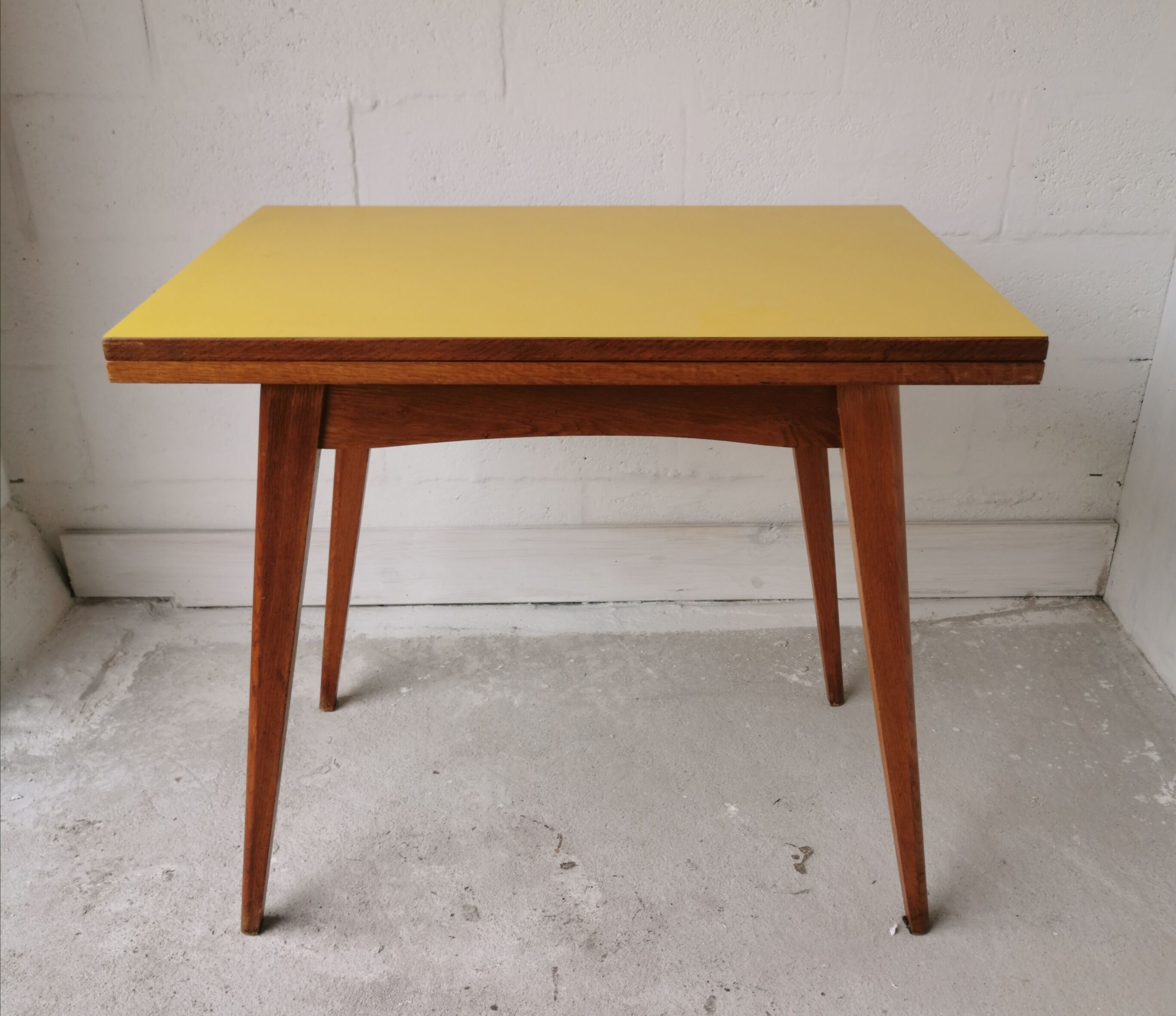 Vintage table with system