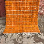 Beni Ouraine rug in natural wool, orange, size 150/250 cm.