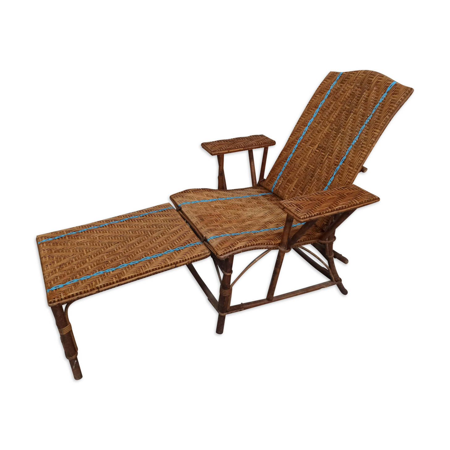 Armchair Sunbathing in wicker rattan wood lounger blue features