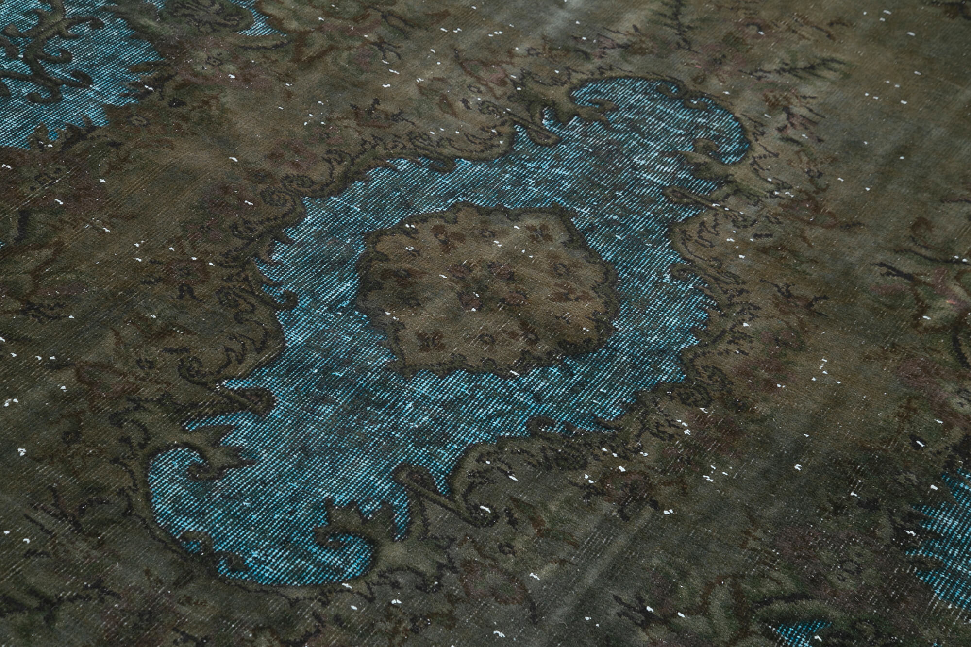 Hand-Knotted Distressed Oriental 1980s 172 cm x 271 cm Brown Carpet