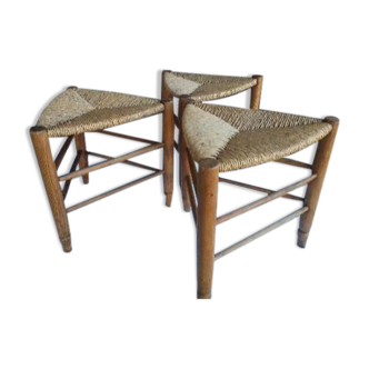 Lot 3 old tripod stool mulched seat and oak structure