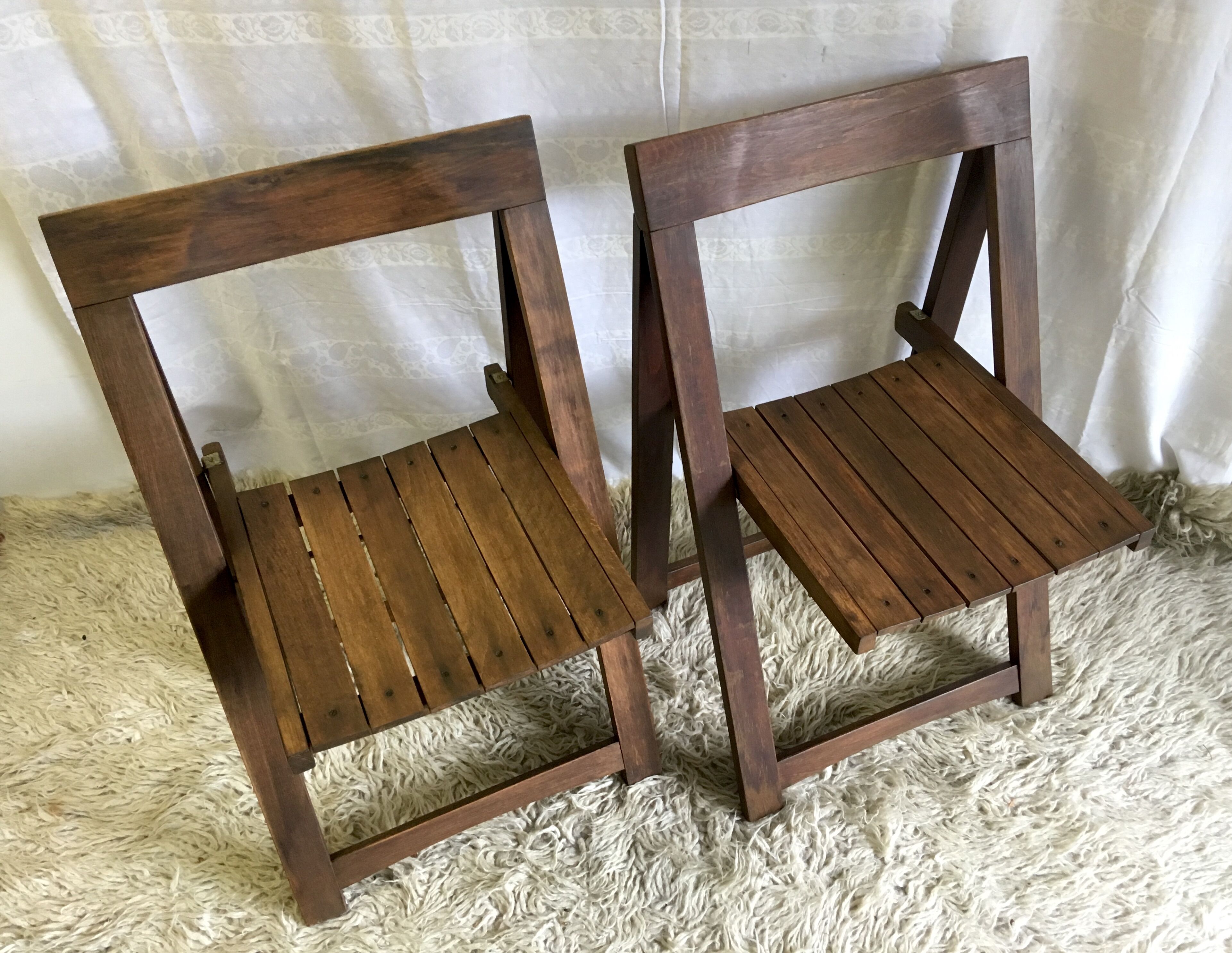 Duo of folding chairs 60s