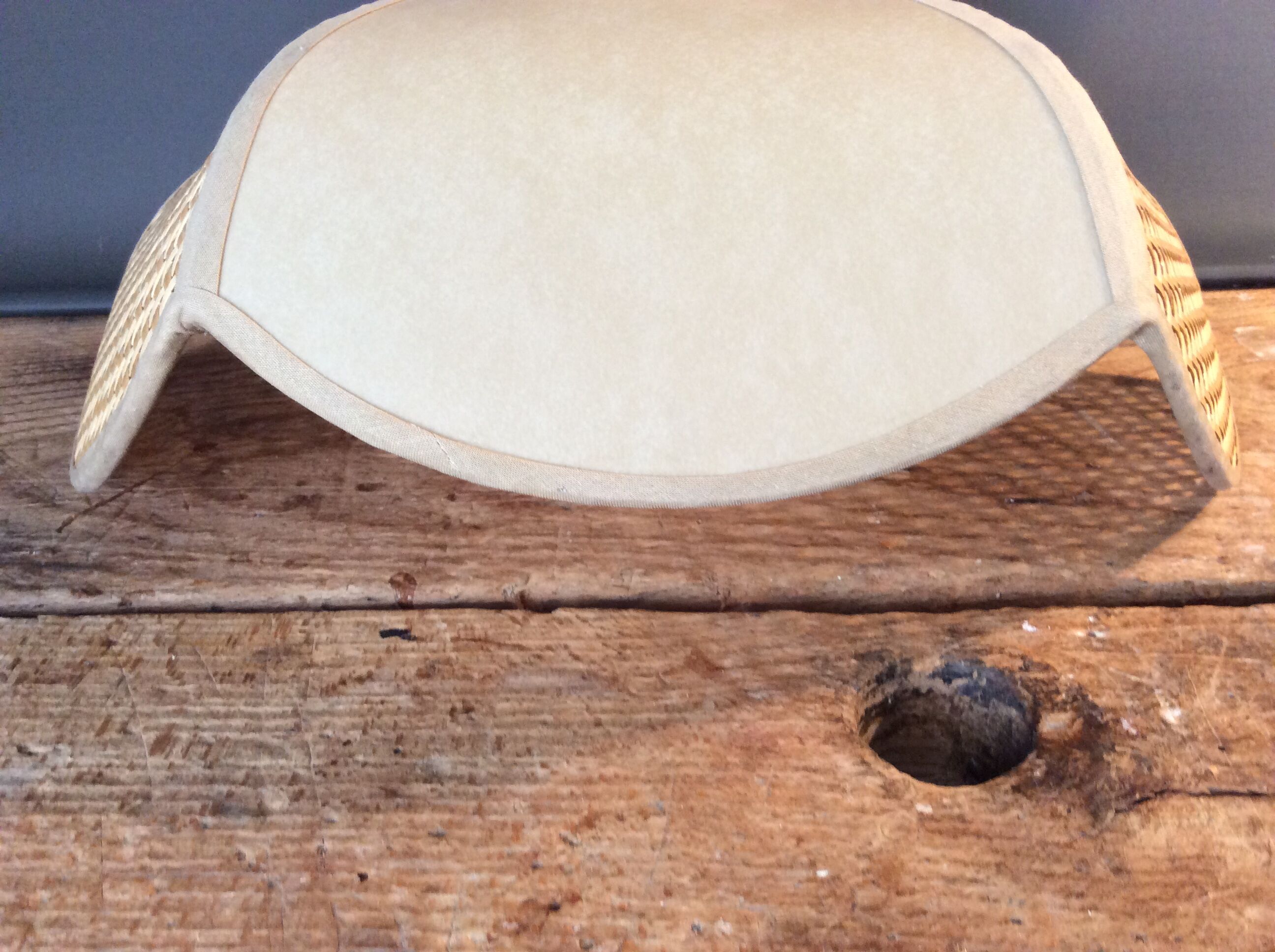 Vintage flower wall lamp