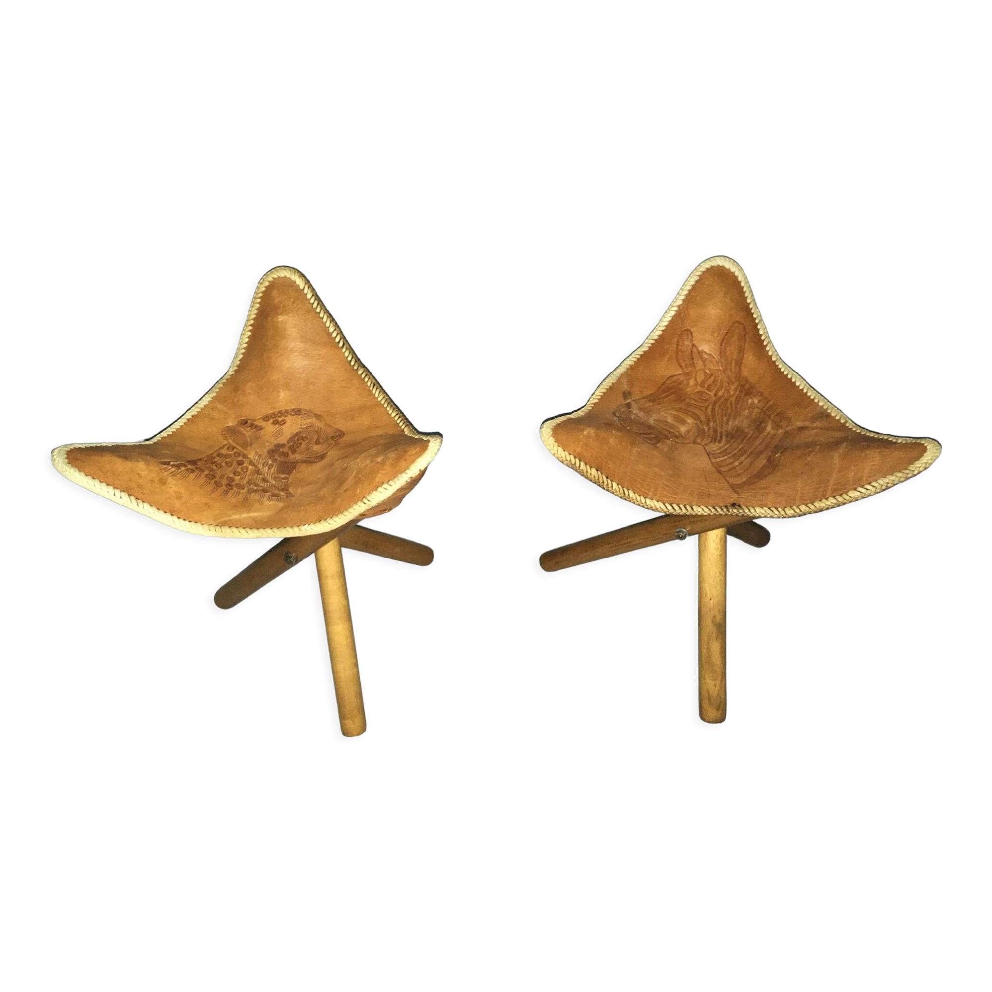 Paires de tabourets tripode en cuir