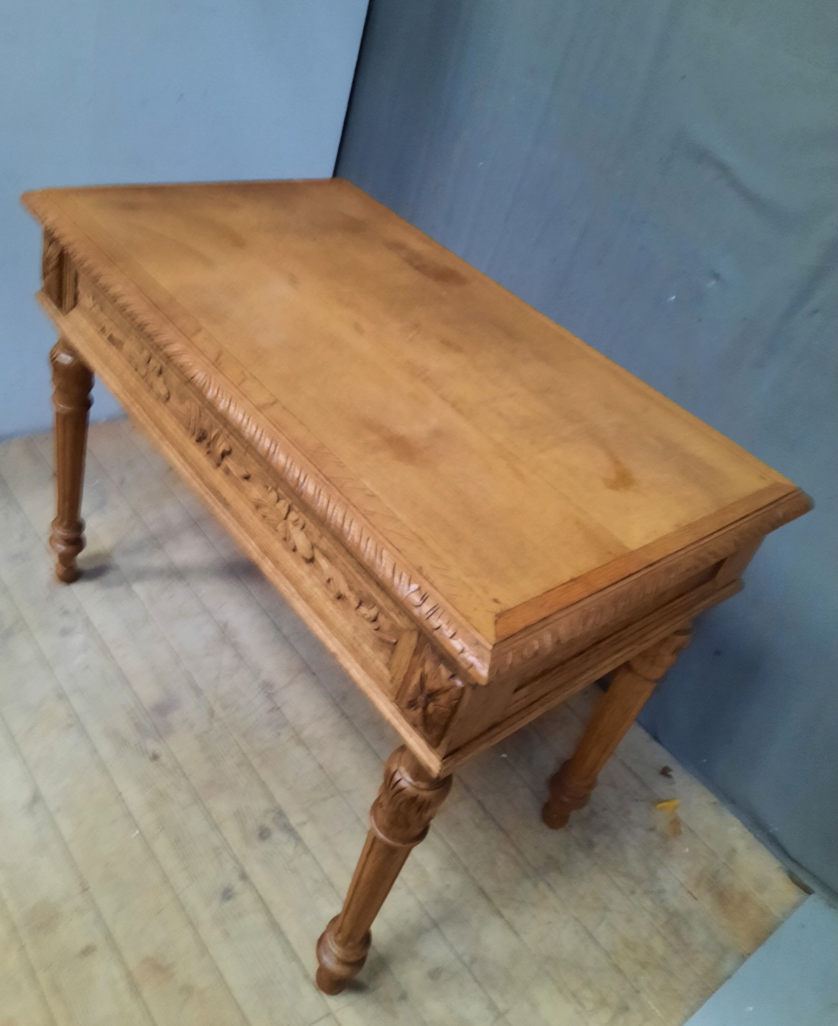 Table bureau 1900